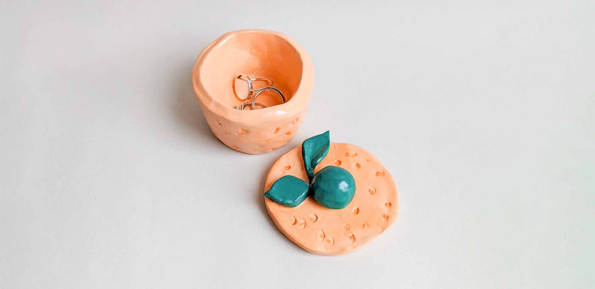 Jewelry pinch pot made by Junifer